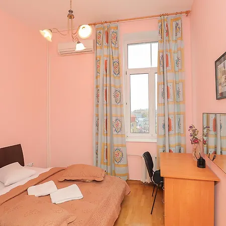 Apartment Grata -