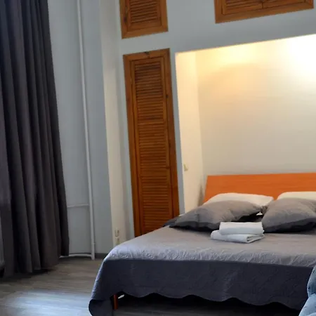 Apartment Grata -